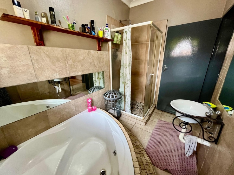 3 Bedroom Property for Sale in Oos Einde North West